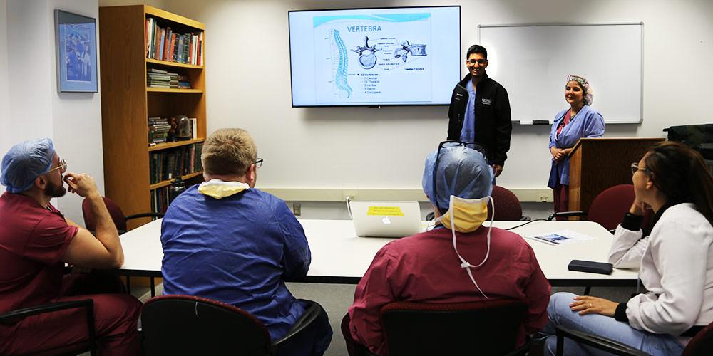 Lecture with 4 students and 2 instructors