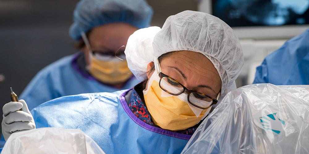 physician in surgery