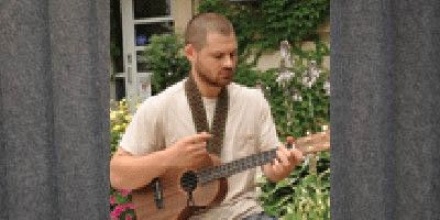 College of Medicine grad brings his ukelele to Commencement