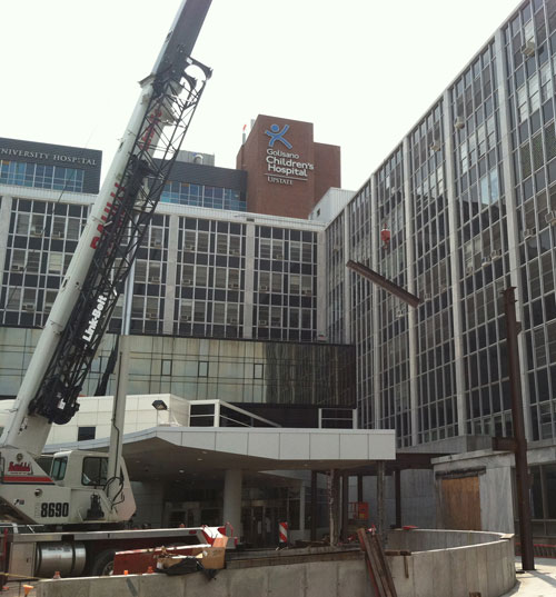 Steel rises at Upstate Cancer Center construction