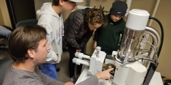 Gee-whiz technology sparks interest in biomedical research for youngsters.