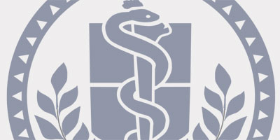 Dr. Thomas receives COVID-19 vaccine