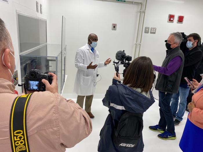 Dr. Saravanan Thangamani, director of Upstate’s new Vector Biocontainment Lab, toured reporters and photographers through the new lab March 12, following an opening event with President Mantosh Dewan and SUNY Chancellor Malatras. The new vector lab will allow Upstate to research coronavirus, Lyme disease, Zika and more. A BSL-3 lab, the facility has advanced CDC-level biosafety precautions in place. The facility is funded by a NY SUNY 2020 Challenge Grant.