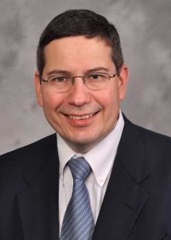Roberto E Izquierdo, MD