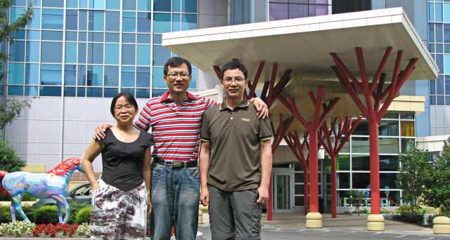 Visiting from China are Drs. Wenping Gong, Zhiyong Zhang and Dianxiang Hu.