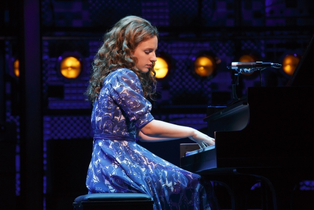 Syracuse University graduate Jessie Mueller stars in Beautiful: the Carole King Musical.